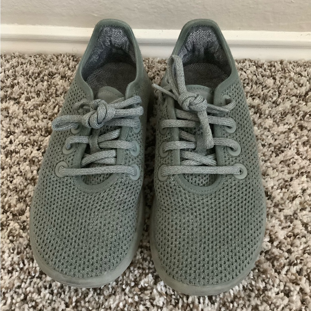 Allbirds Women’s Running Shoes size 5 Succulent